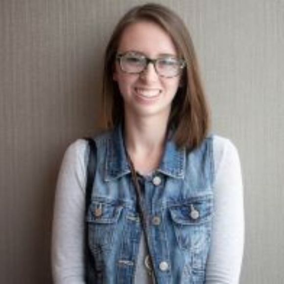 Meet your Posher, Ariel - Picture 1 of 2